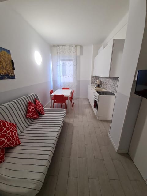 Bed, Kitchen or kitchenette, Dining area, Bedroom, pet friendly, stove