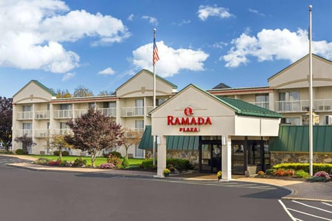 Ramada Plaza by Wyndham Portland Hotel in Westbrook