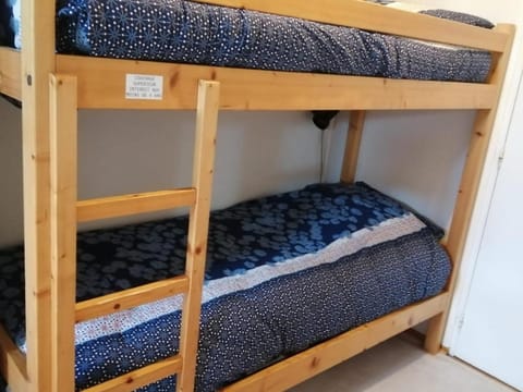 bunk bed