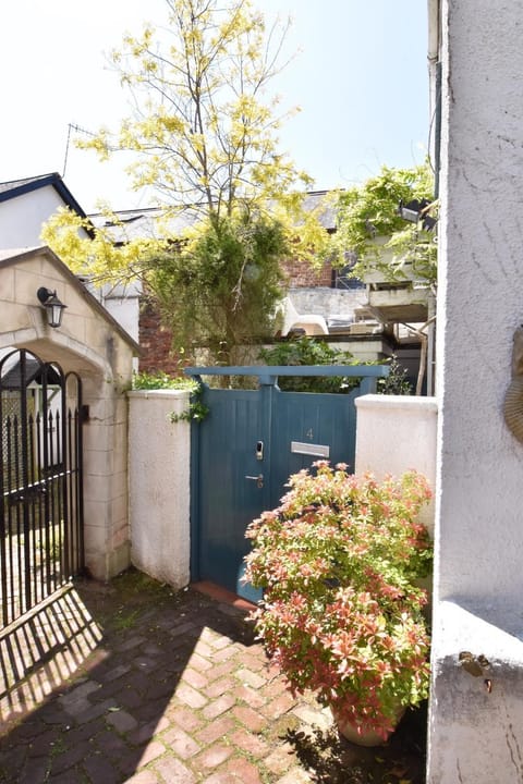 Property building, Garden, Garden view