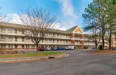 Extended Stay America Select Suites - Newport News - Oyster Point Hotel in Newport News