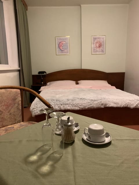 Hotel-Pension KAMÝK Übernachtung mit Frühstück in Prague