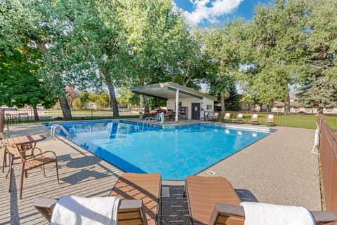 Pool view, Swimming pool