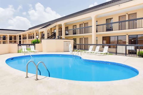 On site, Pool view, Swimming pool, Swimming pool