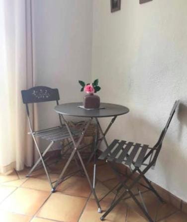 Chambre privée dans villa provençale Übernachtung mit Frühstück in Grasse