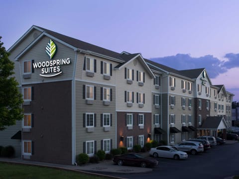 WoodSpring Suites Kansas City Liberty Hotel in Liberty
