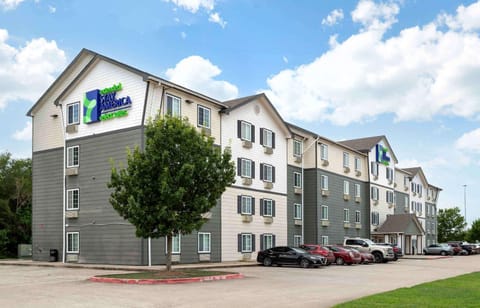 Extended Stay America Select Suites - Beaumont Hotel in Beaumont