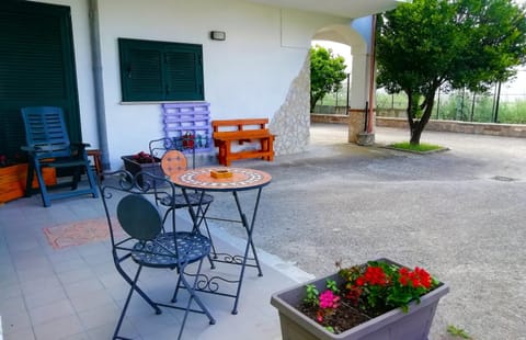 Facade/entrance, Garden, Garden, Garden view