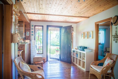 Living room, Photo of the whole room, Seating area