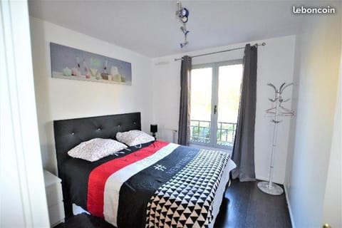 chambre d'hote Disneyland esprit Vacation rental in Bussy-Saint-Georges