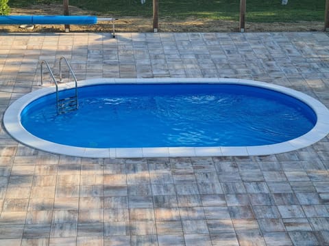 Swimming pool, Location, children, Family