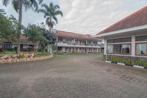 Yehezkiel Hotel Lembang RedPartner hotel in Lembang