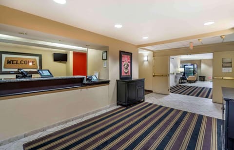 Extended Stay America Suites - Seattle - Bothell - Canyon Park Hotel in Bothell