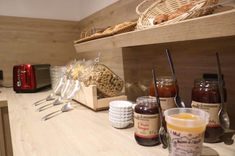 Breakfast, Buffet breakfast, Buffet breakfast