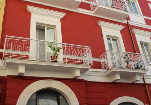 Property building, Facade/entrance, Balcony/Terrace