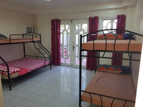 OMG Guesthouse room for 7 Übernachtung mit Frühstück in Island Garden City of Samal