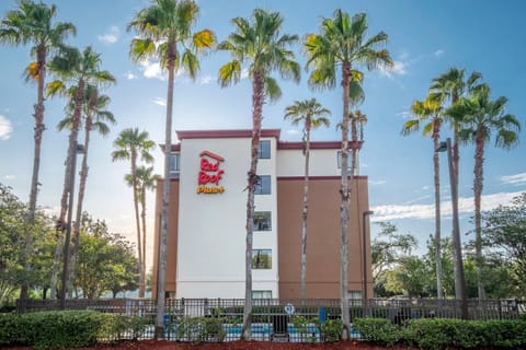 Red Roof Inn PLUS+ Jacksonville – Southpoint Hotel in Jacksonville