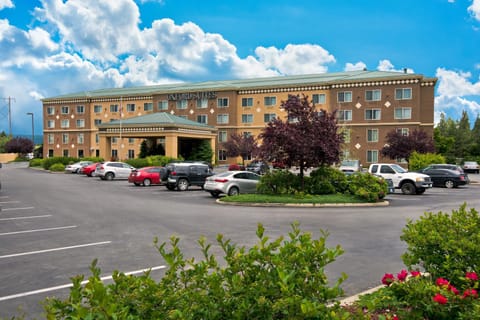Oxford Suites Spokane Valley Hotel in Veradale
