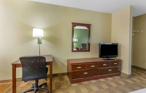 Extended Stay America Suites - Greensboro - Wendover Ave - Big Tree Way Hôtel in Greensboro