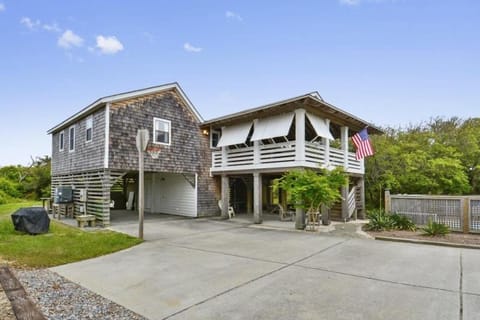 3040 SeaVue 3 Min Walk to Beach House in Southern Shores