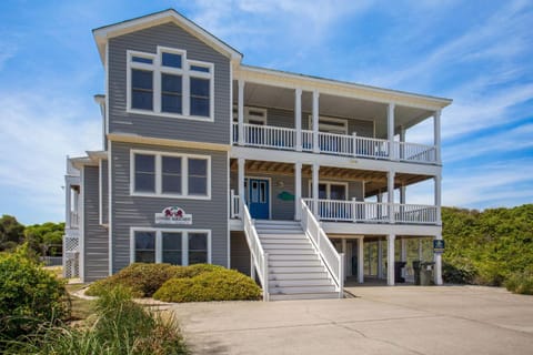 3054 Latitude Adjustment 3 Min Walk Beach House in Southern Shores