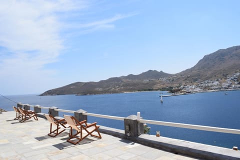 Studios Niovi Serifos Bed and Breakfast in Milos