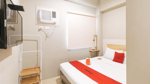 Bed, TV and multimedia, Photo of the whole room, Bedroom, towels, air conditioner