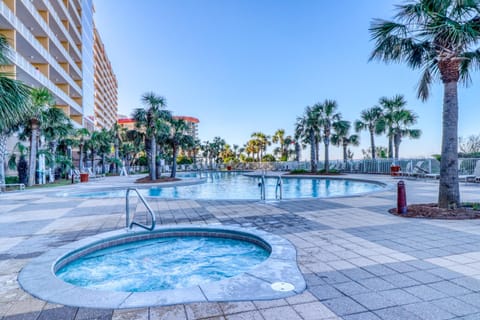 Sterling Beach I Apartment in Lower Grand Lagoon