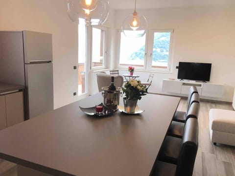 Kitchen or kitchenette, Living room, Dining area