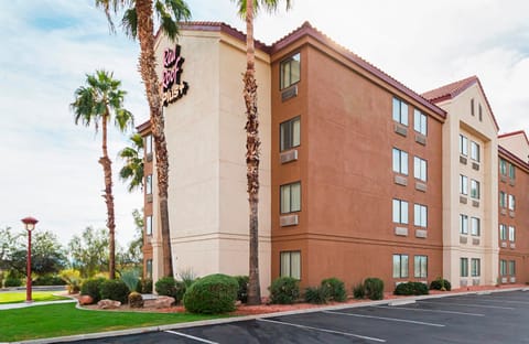Red Roof Inn PLUS + Phoenix West Hotel in Phoenix