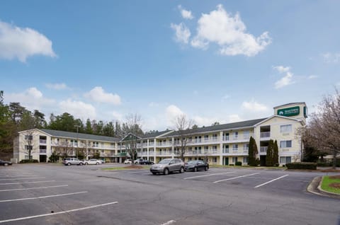 Hometowne Studios by Red Roof Winston-Salem - University Pkwy Motel in Winston-Salem