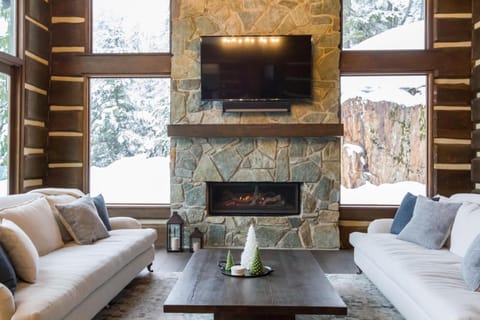 3354 Peak Drive Chalet in Whistler