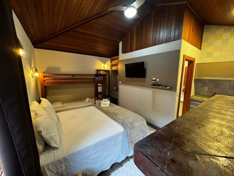 Bed, TV and multimedia, Bedroom, bunk bed
