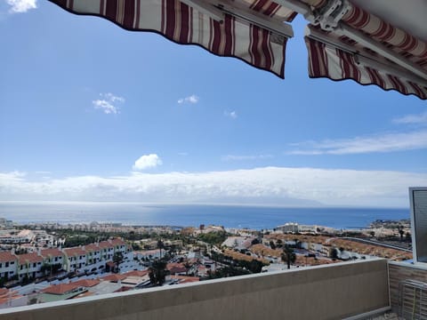 Balcony/Terrace, City view, Sea view, Street view