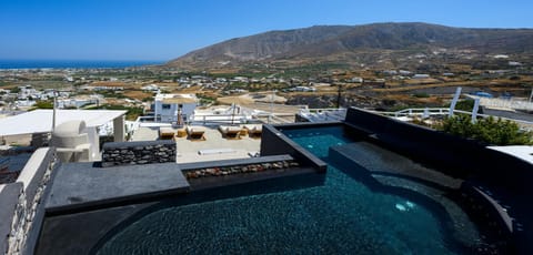 Nano Suites Hotel in Santorini