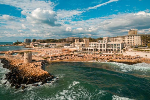 Beach, Sea view, Location