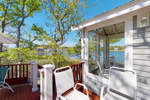 Cottage by the Bay Casa in Pocasset