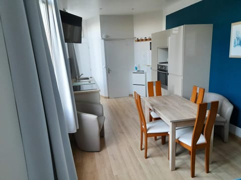 Appartement d'une chambre a Saint Quay Portrieux a 400 m de la plage avec wifi Condo in Saint-Quay-Portrieux