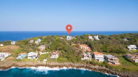 Villa Topaz Above West Bay With 360 Degree Views! 3 Bedrooms Villa in West Bay
