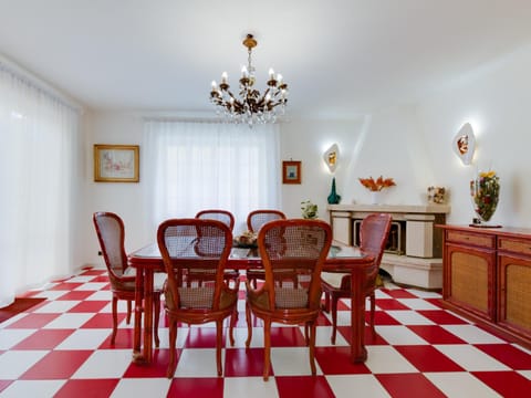 Communal lounge/ TV room, Dining area