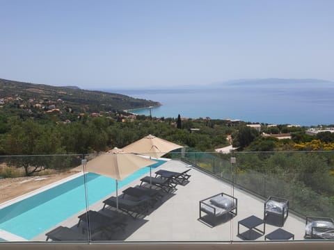 Pool view, Sea view