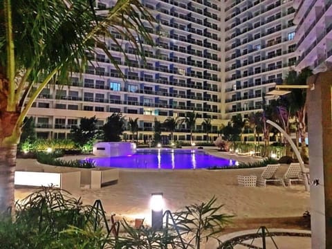 AZURE C4 BEACHPOOL balcony wifi MULTIPLE UNITS Apartment hotel in Paranaque