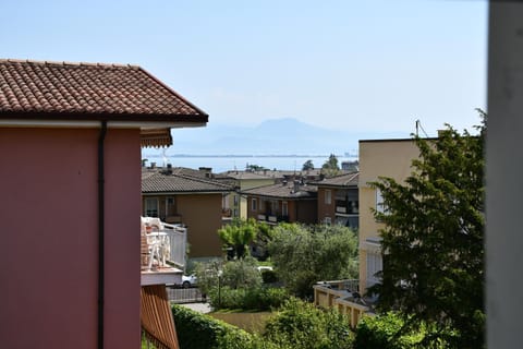 Neighbourhood, Lake view, River view