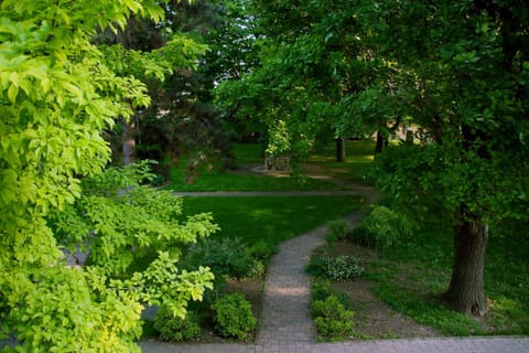 Garden, Hiking