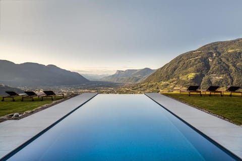 Mountain view, Swimming pool, Swimming pool