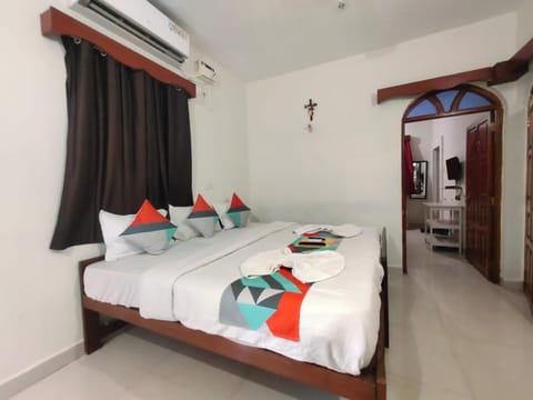Shelton Guest House Bed and Breakfast in Baga