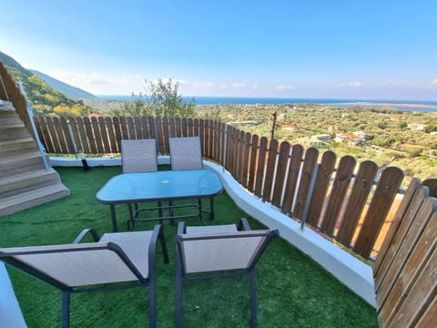 Property building, Balcony/Terrace, Sea view