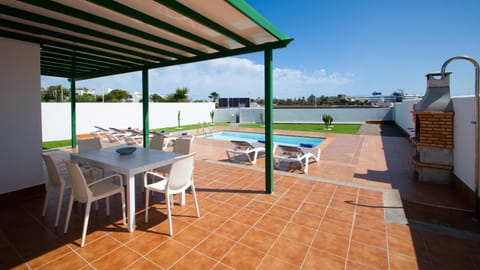 Off site, BBQ facilities, View (from property/room), Balcony/Terrace, Dining area, Pool view, Swimming pool, locker, sunbed