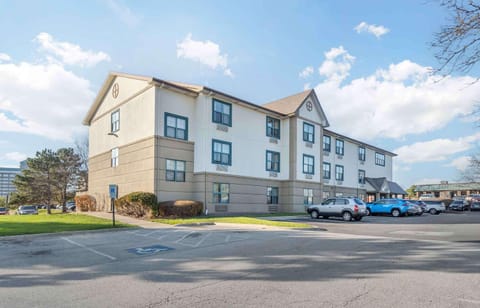 Extended Stay America Select Suites - Chicago - Downers Grove Hotel in Downers Grove