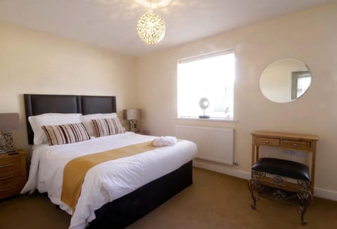 Knights Rest Conwy Town 5 Star House in Wales